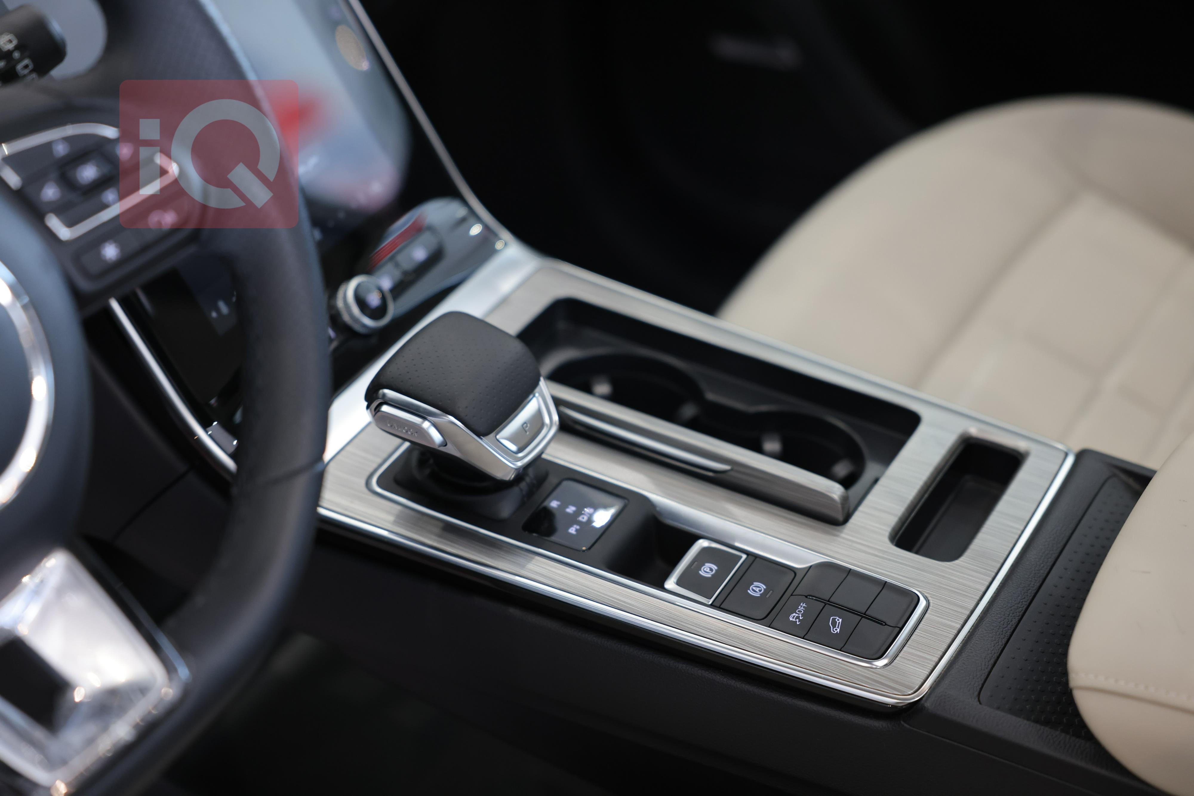 https://cdn.iqcars.ioimg-12.JPG